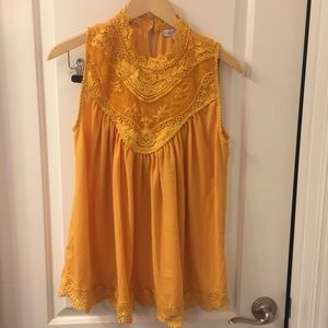 Boutique Mustard Sleeveless Lace Blouse Size L
